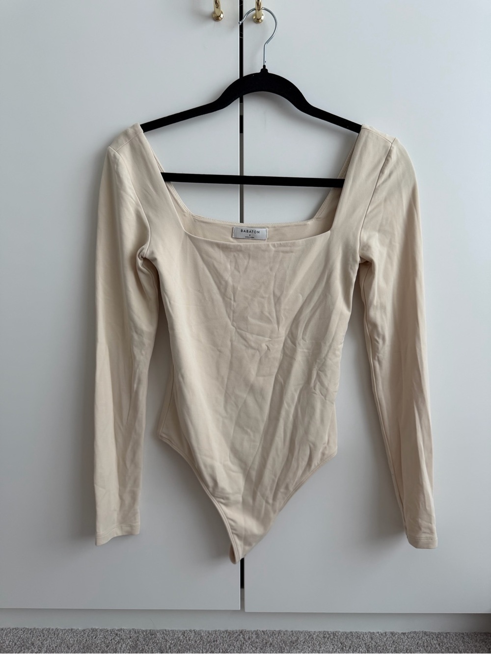Aritzia Babaton Contour Long-Sleeve Square Neck Bodysuit